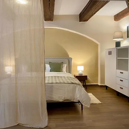 Grosszuegiges 1 Zimmer-apartment Mit Badewanne